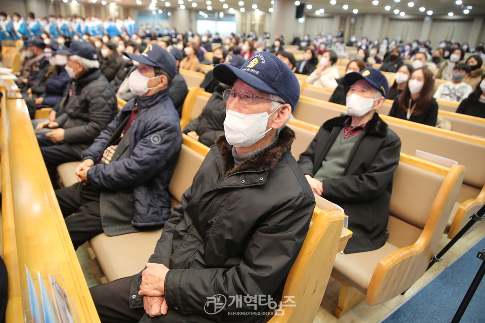 새에덴교회 한국전 국내 참전용사 초청 위로예배 모습