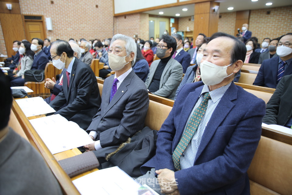 서울신흥교회, 김철중 목사, 원로 목사 추대 및 담임목사 위임, 원로 장로 추대 감사예배 모습