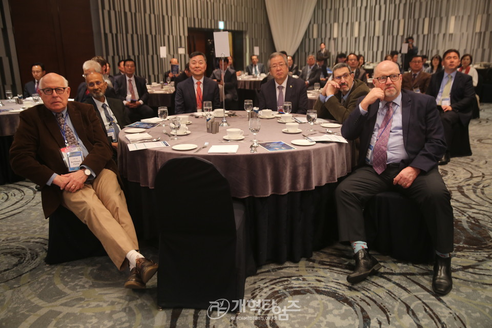 총회 주최, 세계개혁주의협의회(WRF) 이사 환영 연회 모습