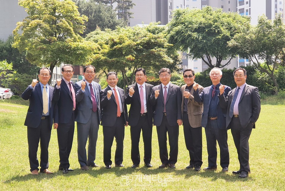 칼빈대학교 신임 총장 황건영 박사 취임 감사예배 모습