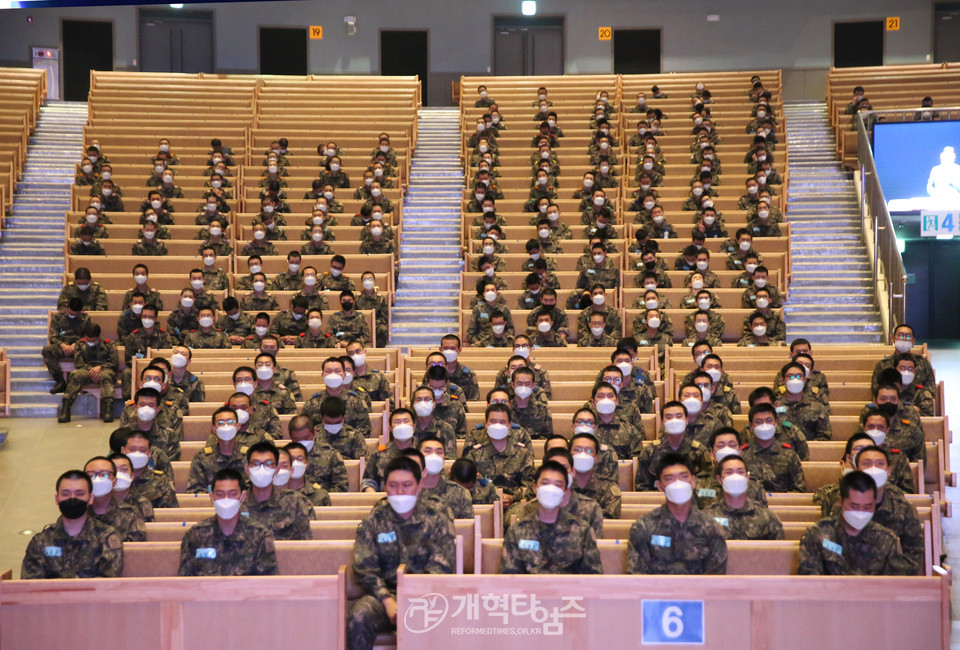 전국남전도회, 육군 훈련소 진중세례식 모습