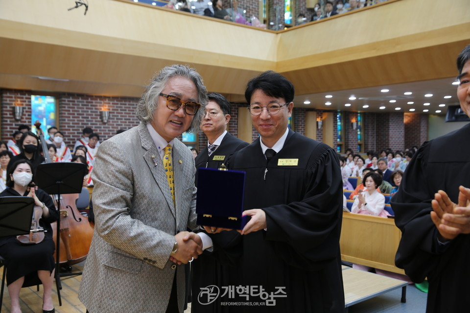 부천 서문교회, 「교회 설립 39주년 원로 장로 추대 ㆍ은퇴 및 임직예배」 모습