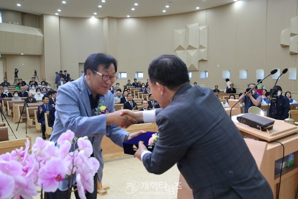 광주대성교회, 예배당 입당 감사예배 모습