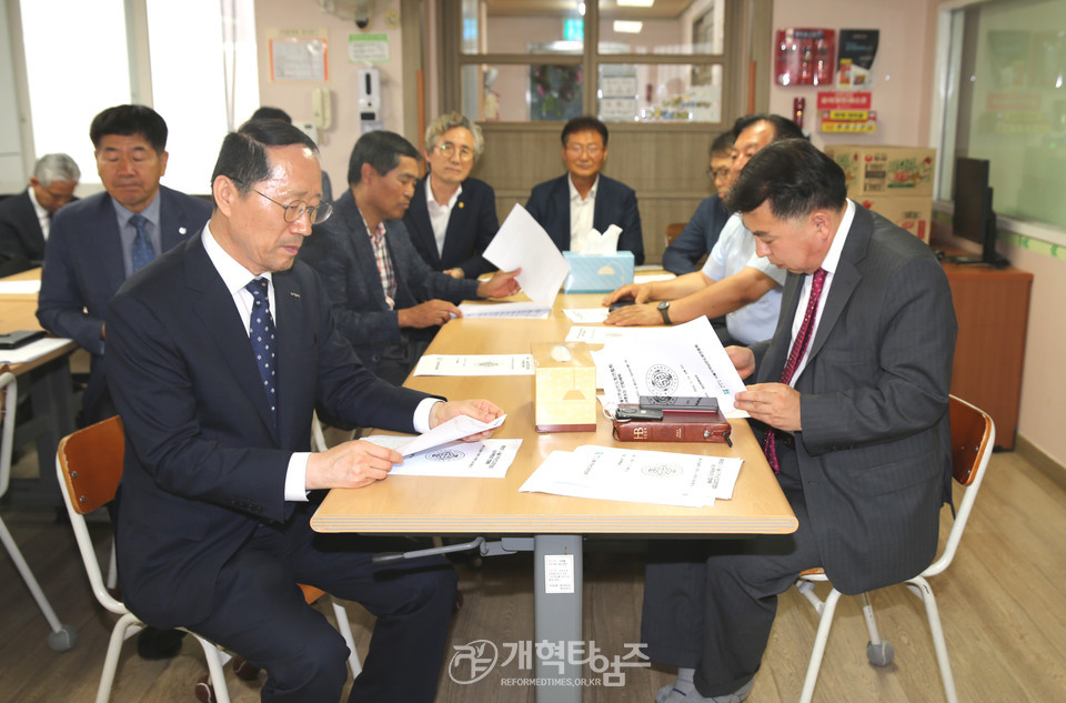 서울지역남전도회, 푸른성산초장 방문 연합예배 모습