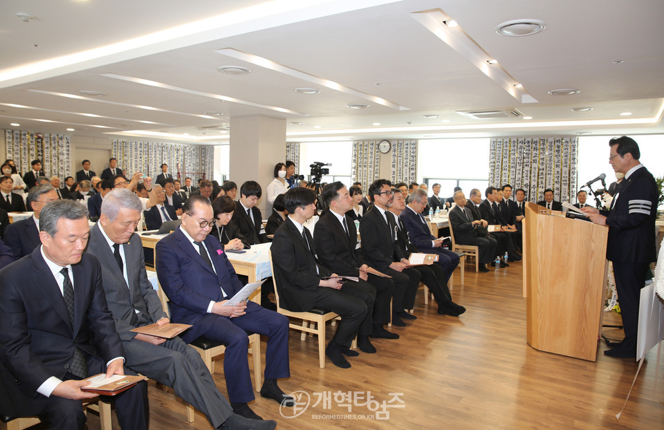 제107회 총회 임원회 주관 故 오상진 목사 유족위로예배 모습