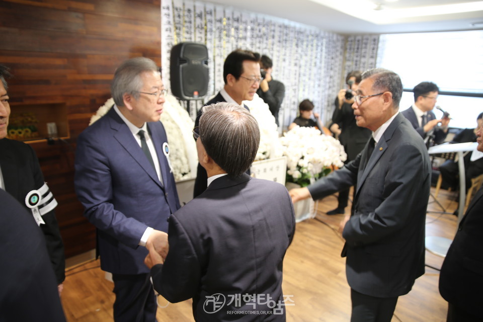 故 오상진 목사 천국환송예배 모습