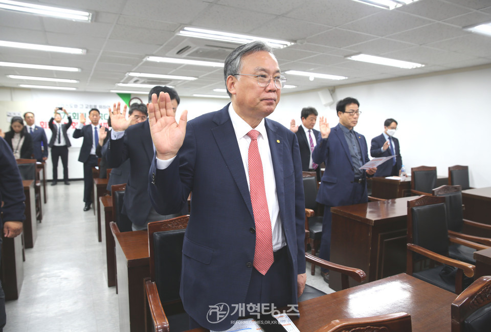 전국CE, 제75회기 회장 및 부회장 후보 등록 감사예배 모습