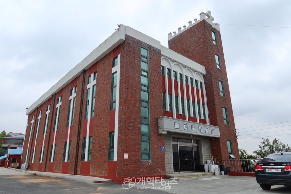 충청협의회 고향방문예배를 드린 서천읍교회 모습