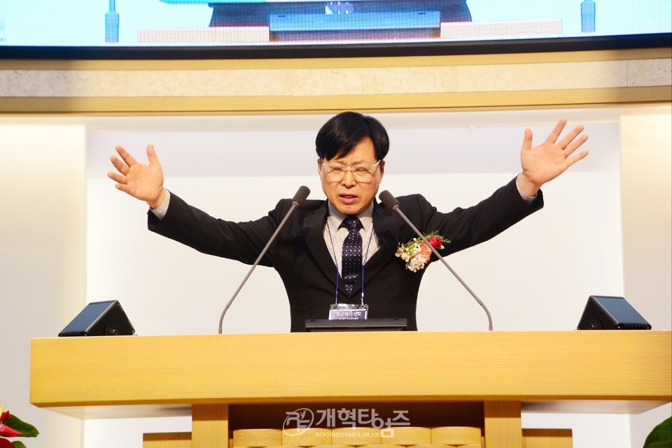 육군학사장교 기독신우회 10주년 기념 코이노니아 모습