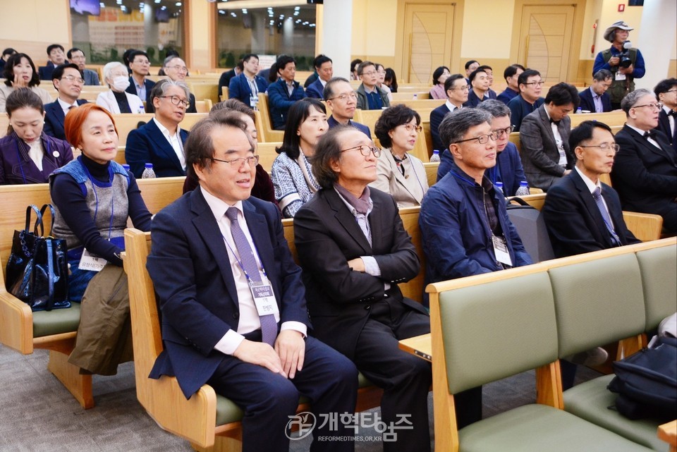 육군학사장교 기독신우회 10주년 기념 코이노니아 모습