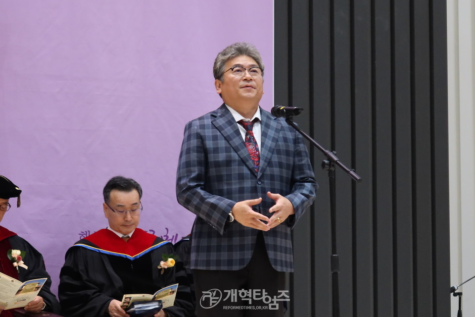 박기준 목사ㆍ이창수 목사ㆍ 정신길 목사, 명예박사 학위수여식 모습