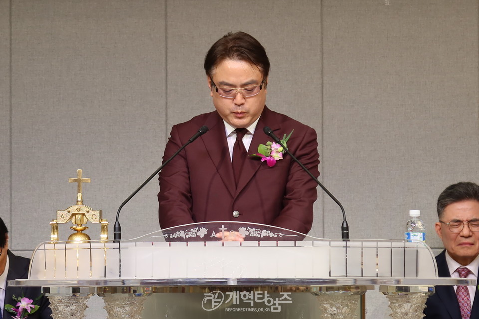 금천교회 성전 헌당 및 임직감사예배 모습
