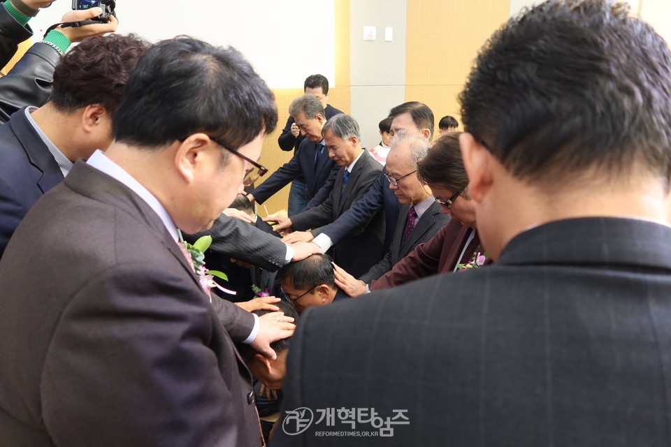 금천교회 성전 헌당 및 임직감사예배 모습