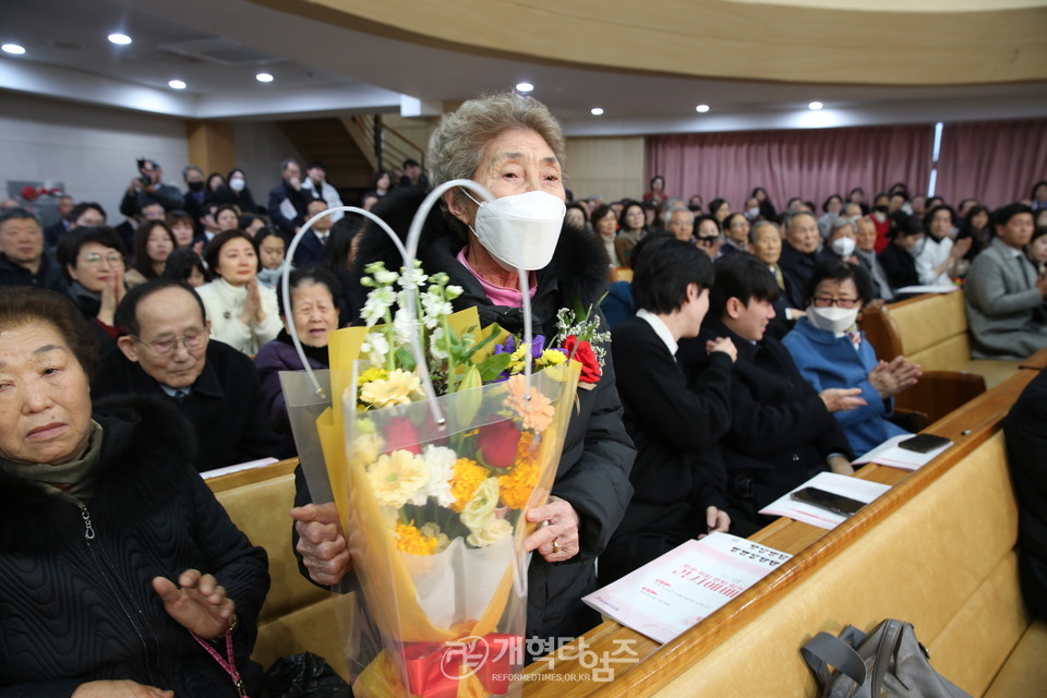 동일로교회 창립35주년 원로ㆍ위임ㆍ은퇴ㆍ임직 감사예배 모습