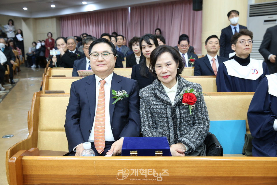 동일로교회 창립35주년 원로ㆍ위임ㆍ은퇴ㆍ임직 감사예배 모습