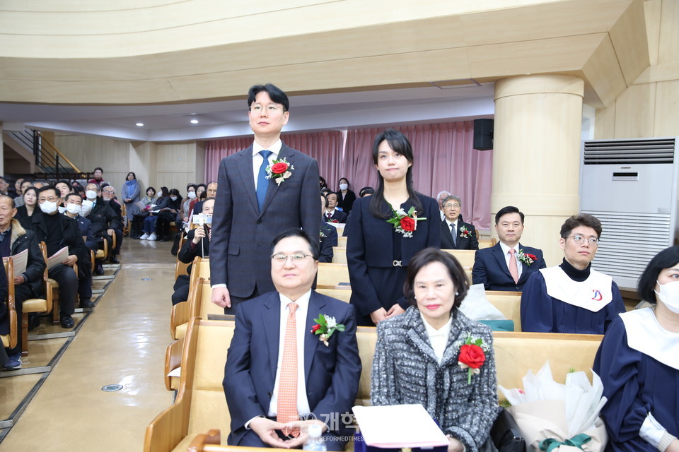 동일로교회 창립35주년 원로ㆍ위임ㆍ은퇴ㆍ임직 감사예배 모습