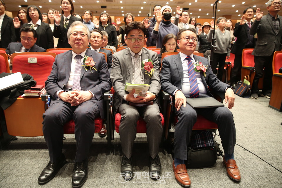 오륜교회 원로목사 추대(설립목사) 및 담임목사 취임 감사예배 모습