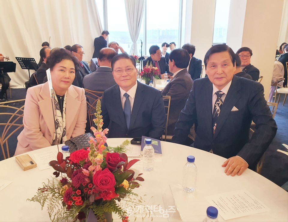 소강석 목사, 시집 「너라는 계절이 내게 왔다」, 북콘서트 모습