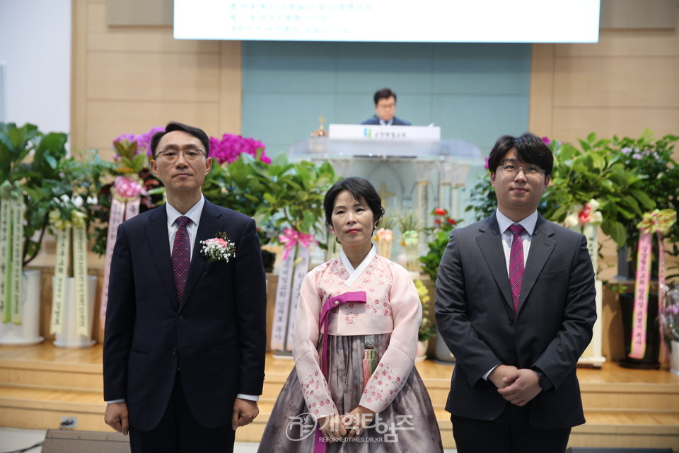 공항벧엘교회, 원로목사 추대 및 담임목사 위임식 모습