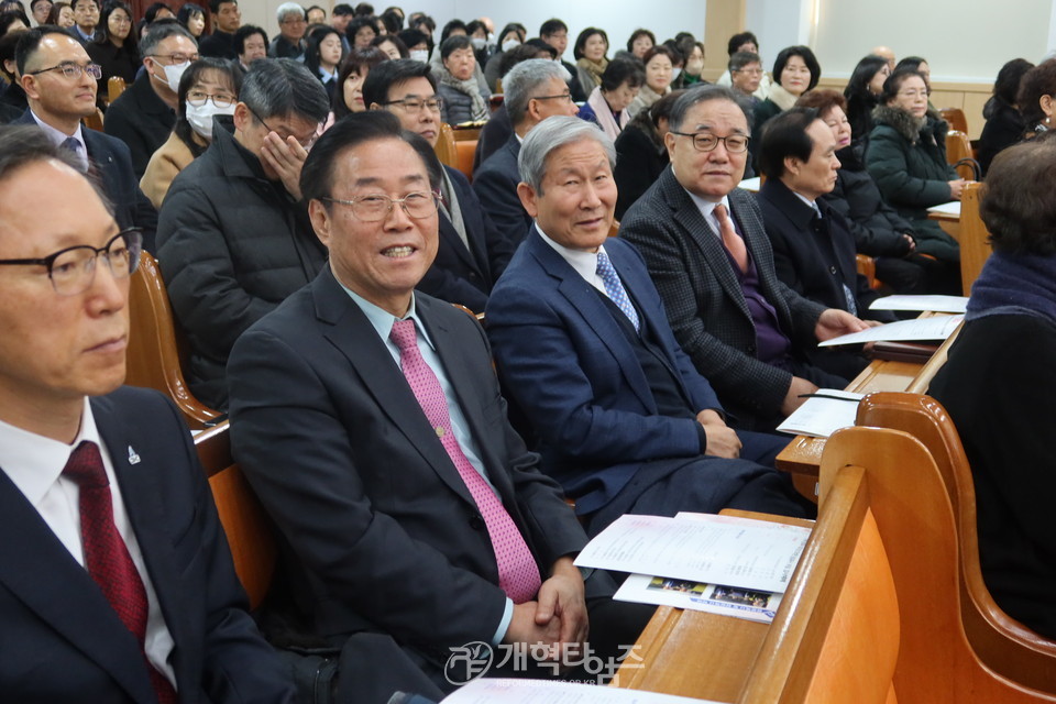 공항벧엘교회, 원로목사 추대 및 담임목사 위임식 모습