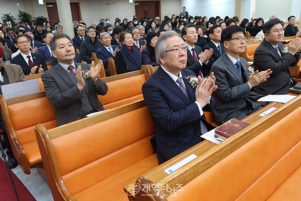 공항벧엘교회, 원로목사 추대 및 담임목사 위임식 모습