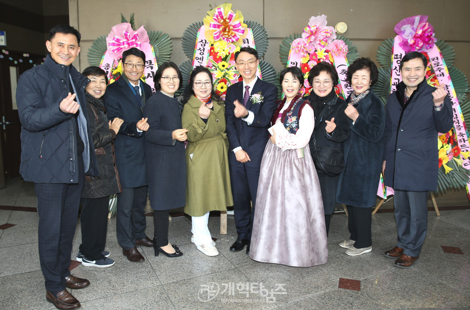 공항벧엘교회, 원로목사 추대 및 담임목사 위임식 모습