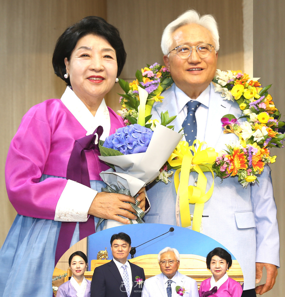 새샘교회 「제1대 원로목사 추대 및 제4대 담임목사 위임 감사예배」 모습