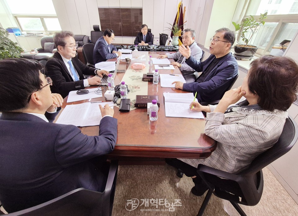 총신대신대원총동창회, 2023-16차 임원회 모습