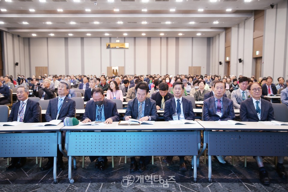 서울ㆍ서북지역남전도회 회원부부수련회 모습