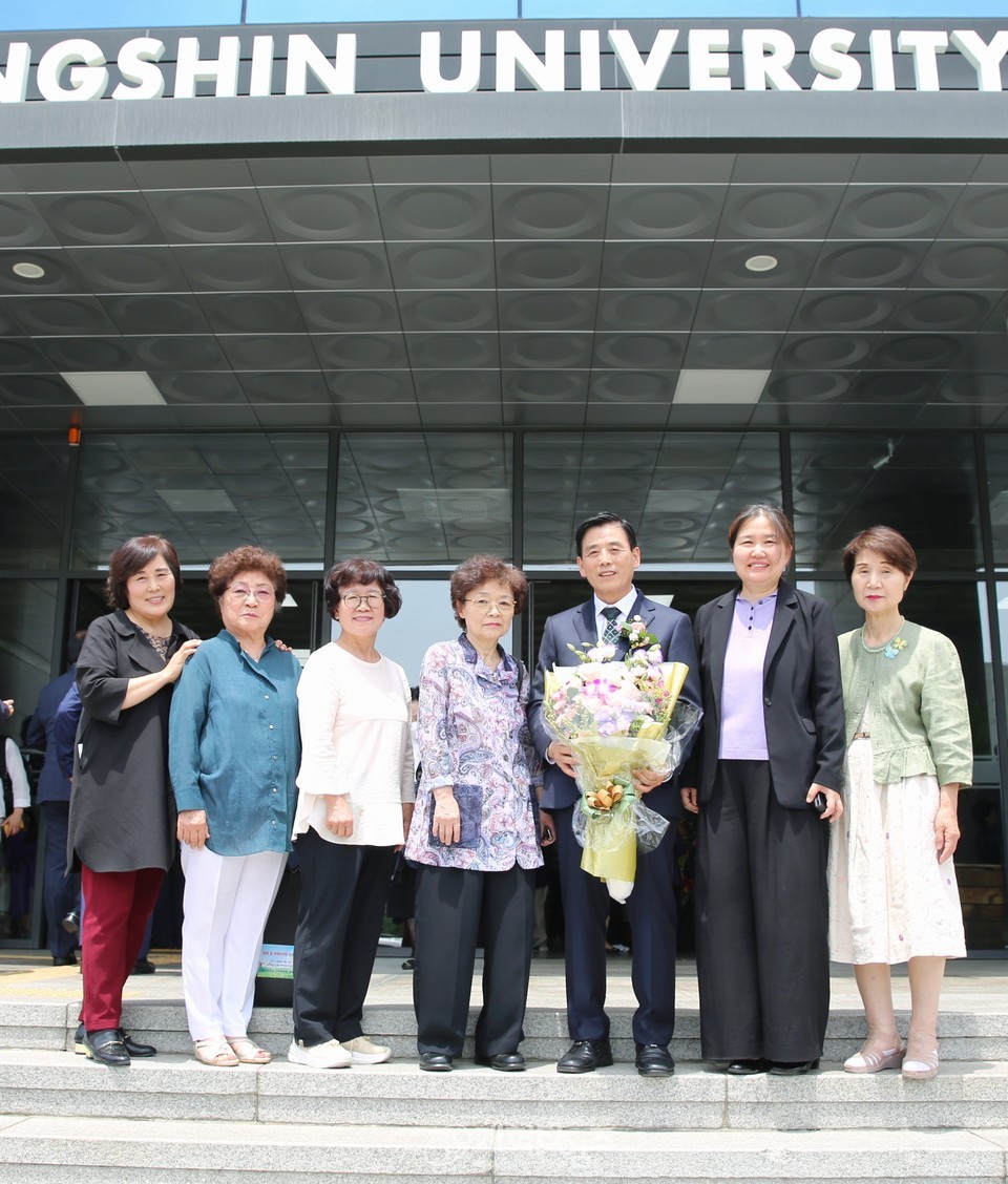 총신대신대원 총동창회 회장, 후원이사장 이.취임감사예배 모습