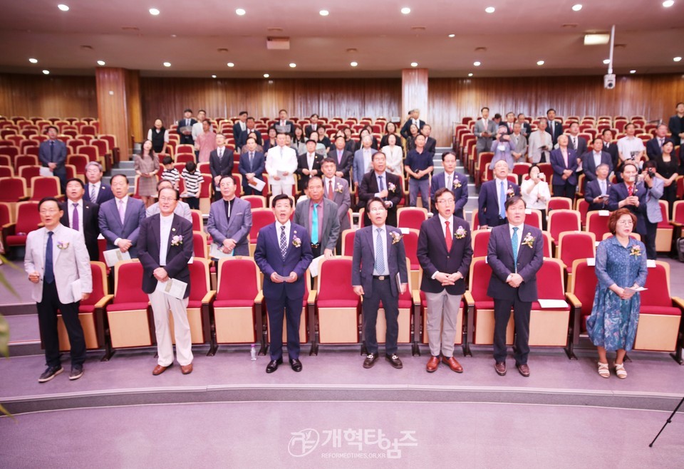 총신대신대원 총동창회 회장, 후원이사장 이.취임감사예배 모습
