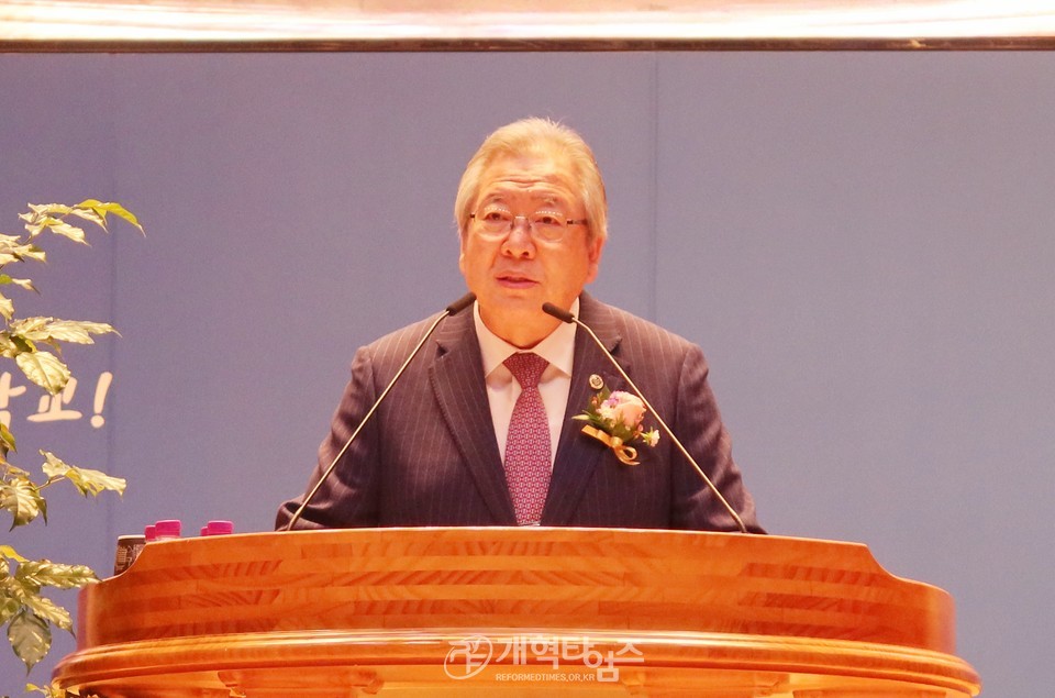 총신대신대원 총동창회 회장, 후원이사장 이.취임감사예배 모습