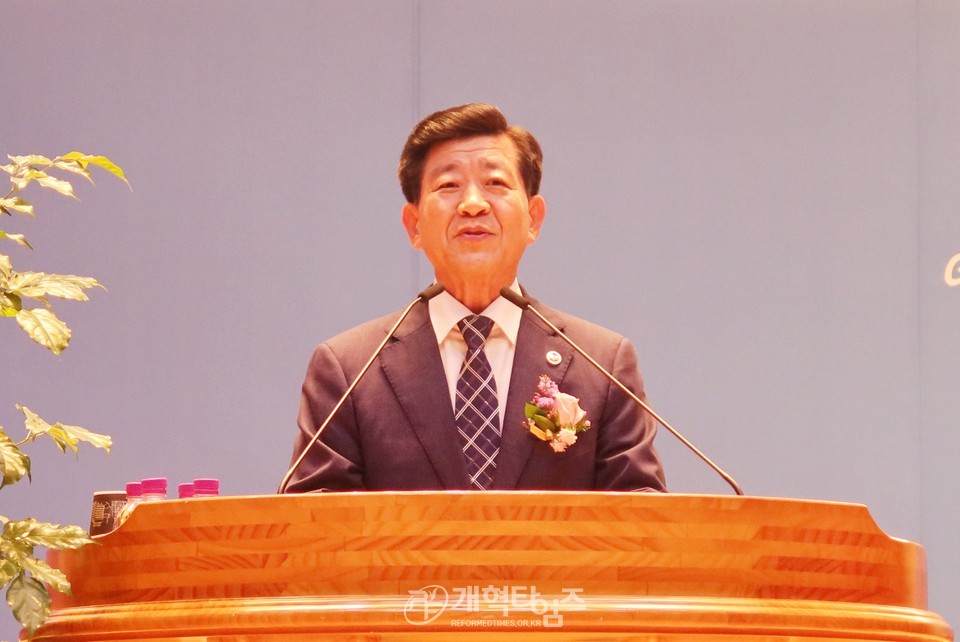 총신대신대원 총동창회 회장, 후원이사장 이.취임감사예배 모습