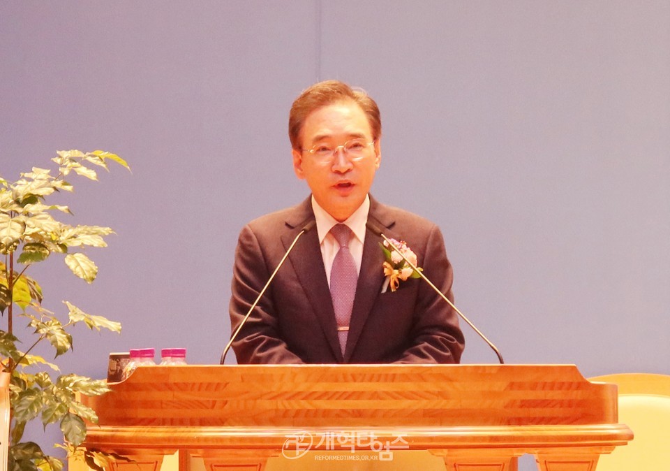총신대신대원 총동창회 회장, 후원이사장 이.취임감사예배 모습
