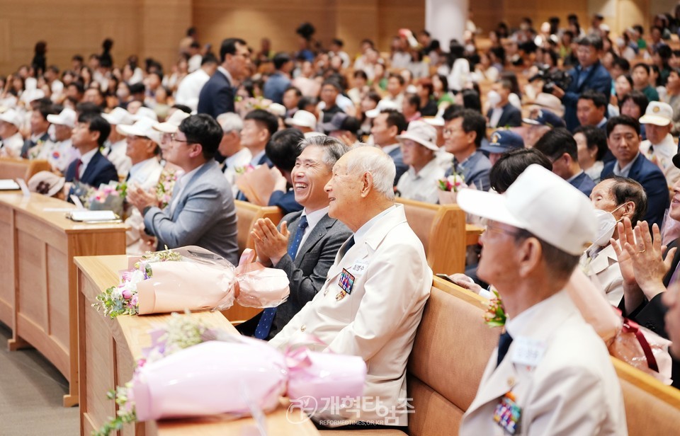 반야월교회, 6.25 참전용사 위로 예배 모습