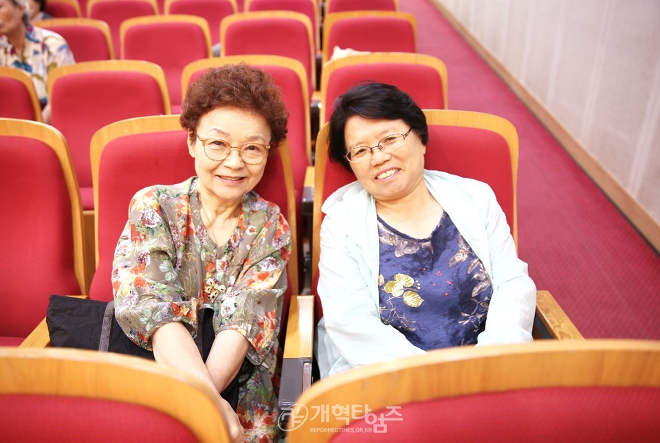 총신대신대원총여동문회,「여성사역 세미나」모습