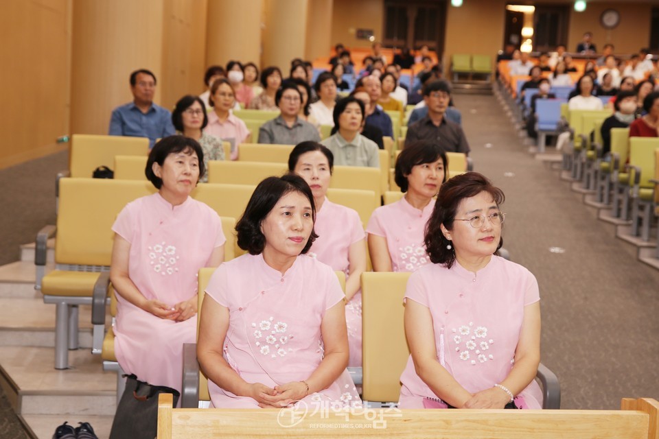 동서울노회 장로회 주관 중직자 세미나 모습