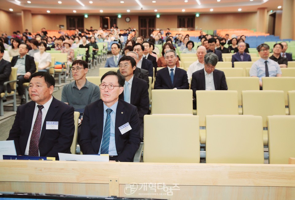 동서울노회 장로회 주관 중직자 세미나 모습