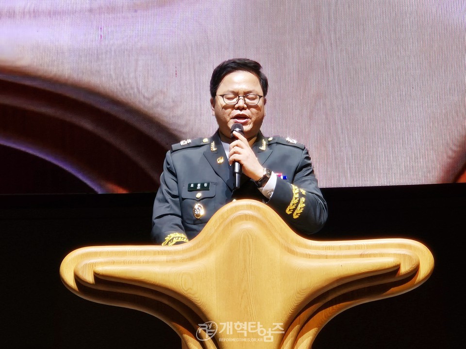 총회군선교회 서울북부지회,「제632차 연무대군인교회 육군훈련소 훈련병 진중세례식」모습