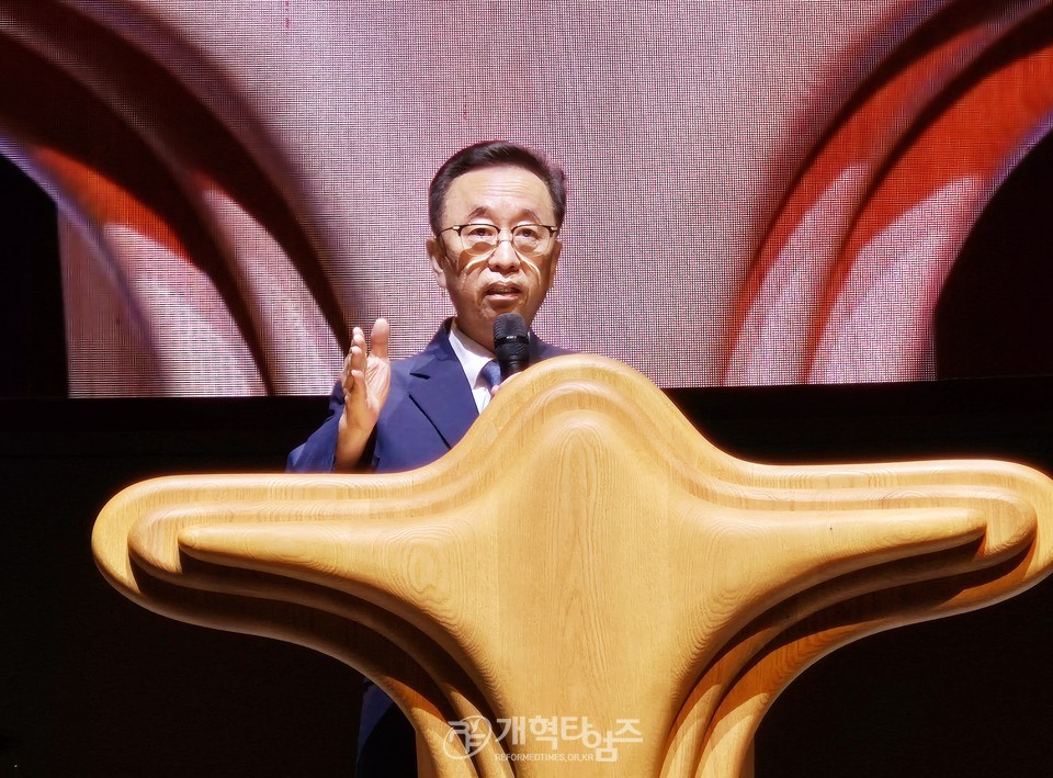 총회군선교회 서울북부지회,「제632차 연무대군인교회 육군훈련소 훈련병 진중세례식」모습
