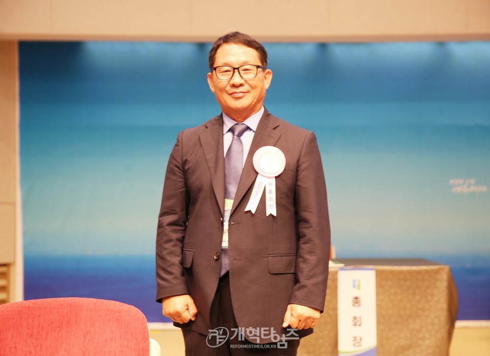 김형곤 장로, 제109회 총회 장로 부총회장 당선 모습