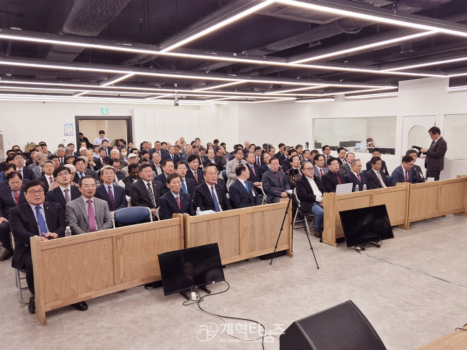 전국남전도회 회장, 이ㆍ취임 감사예배 모습