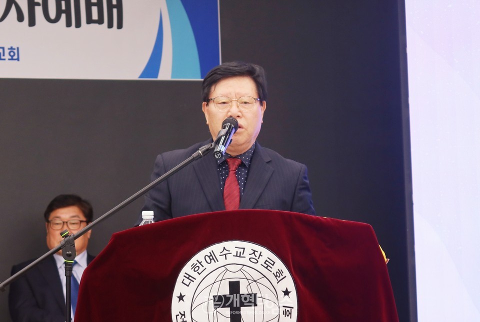 전국남전도회 회장, 이ㆍ취임 감사예배 모습