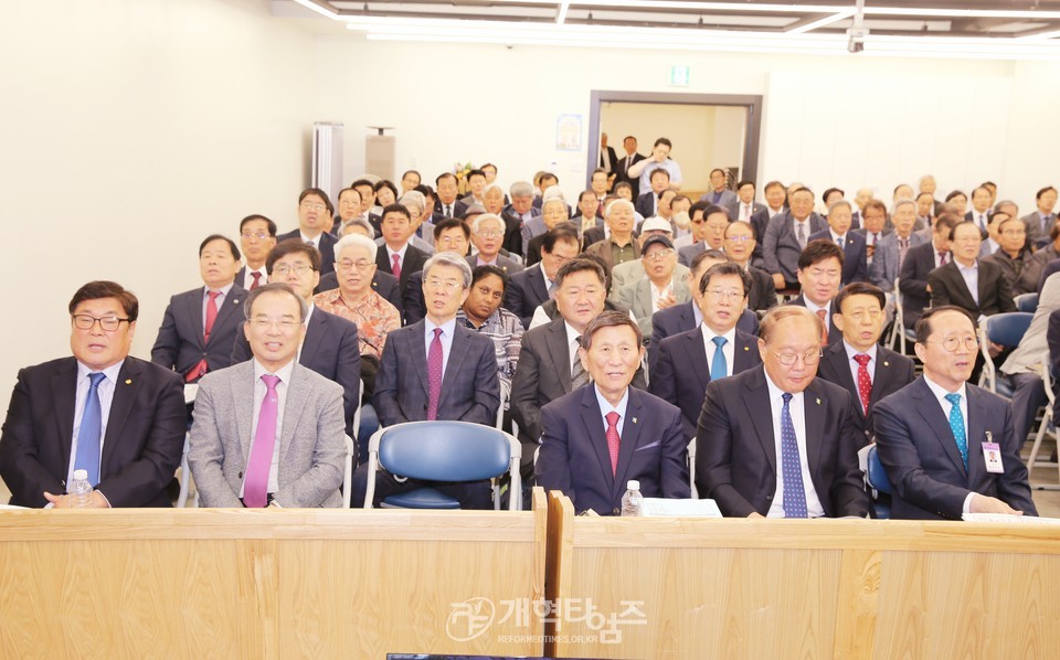 전국남전도회 회장, 이ㆍ취임 감사예배 모습