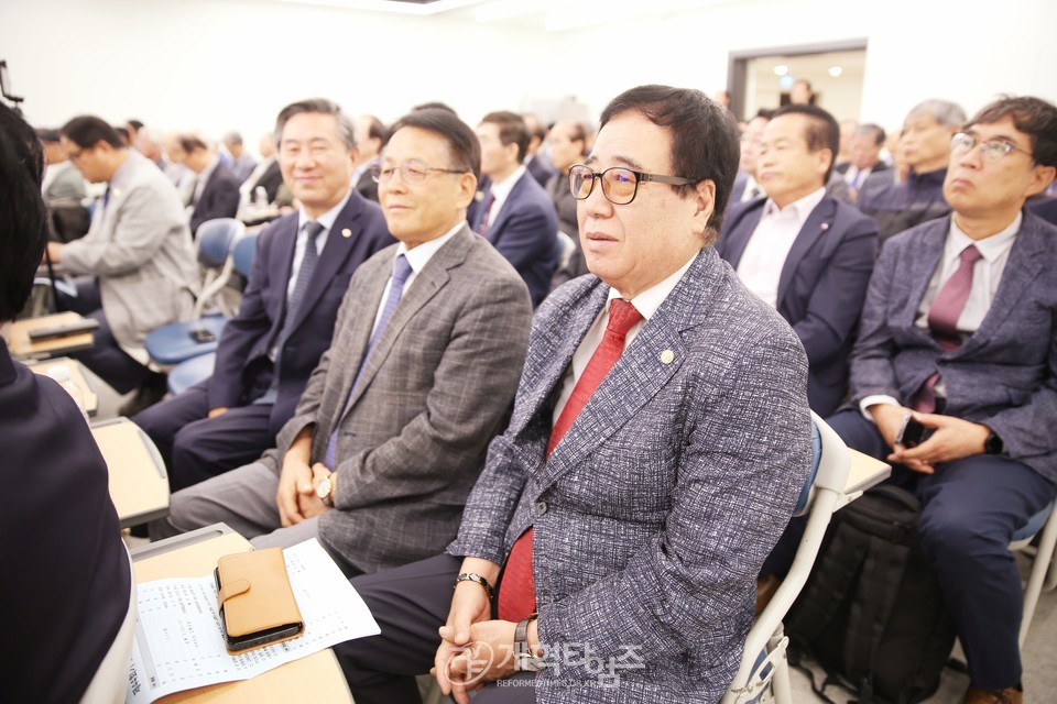 전국남전도회 회장, 이ㆍ취임 감사예배 모습