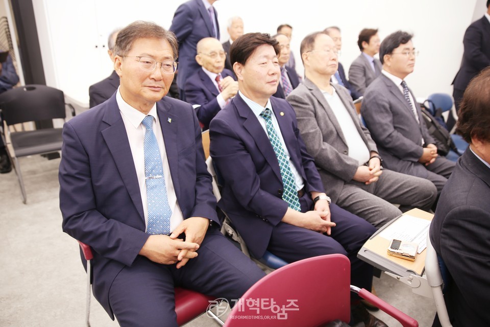 전국남전도회 회장, 이ㆍ취임 감사예배 모습