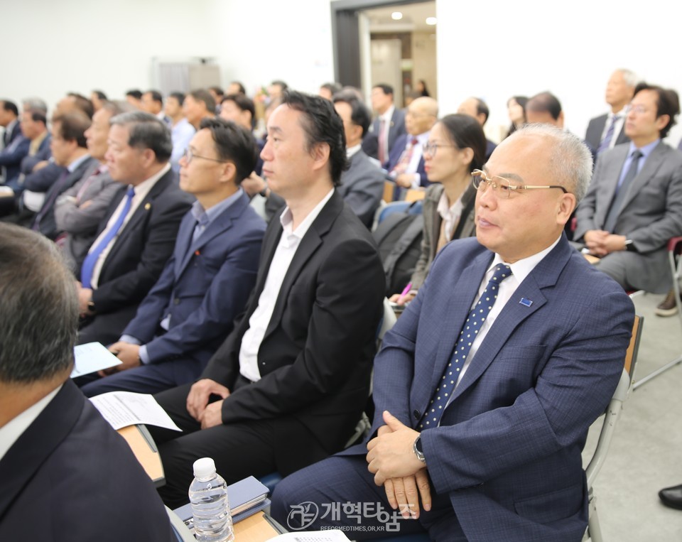 전국남전도회 회장, 이ㆍ취임 감사예배 모습