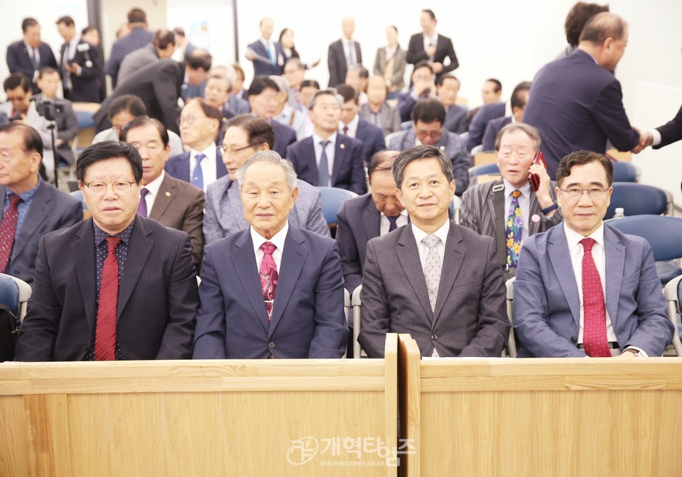전국남전도회 회장, 이ㆍ취임 감사예배 모습