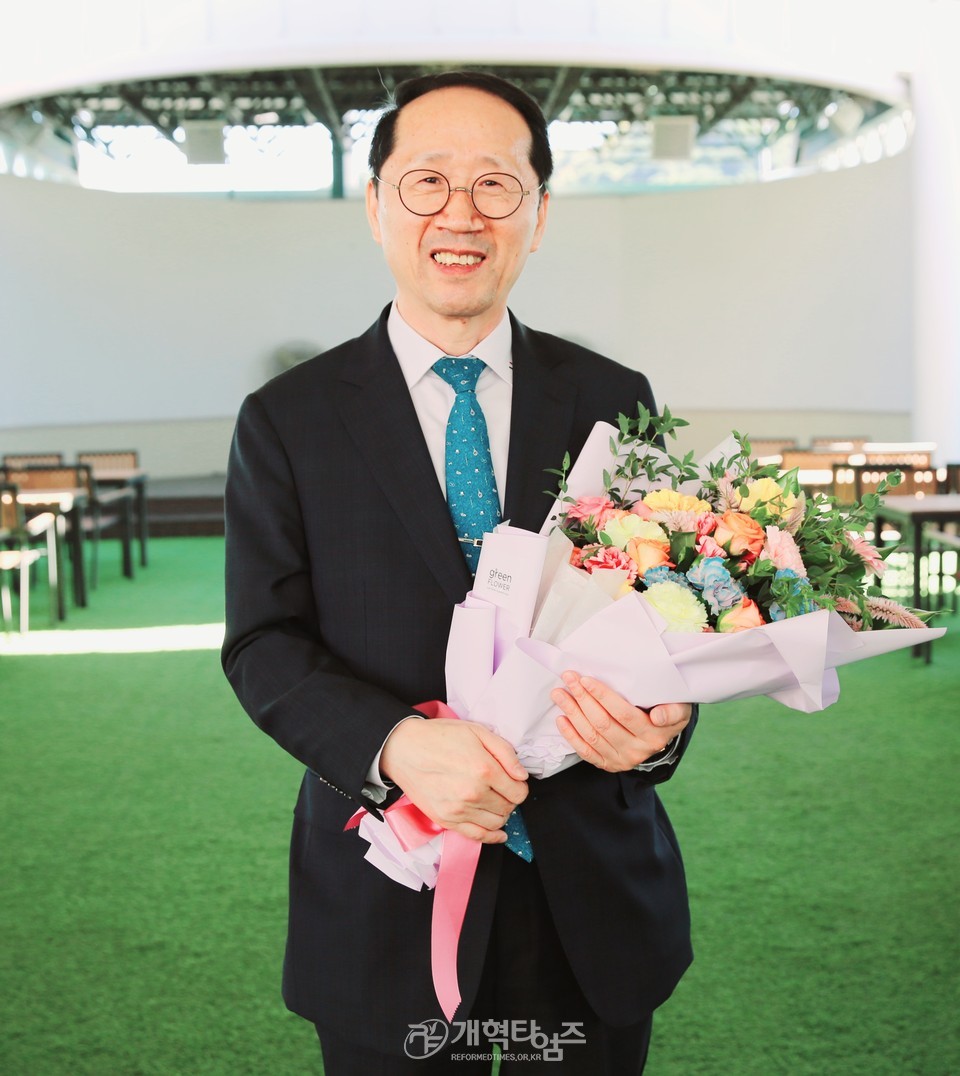 전국남전도회 회장, 이ㆍ취임 감사예배 모습