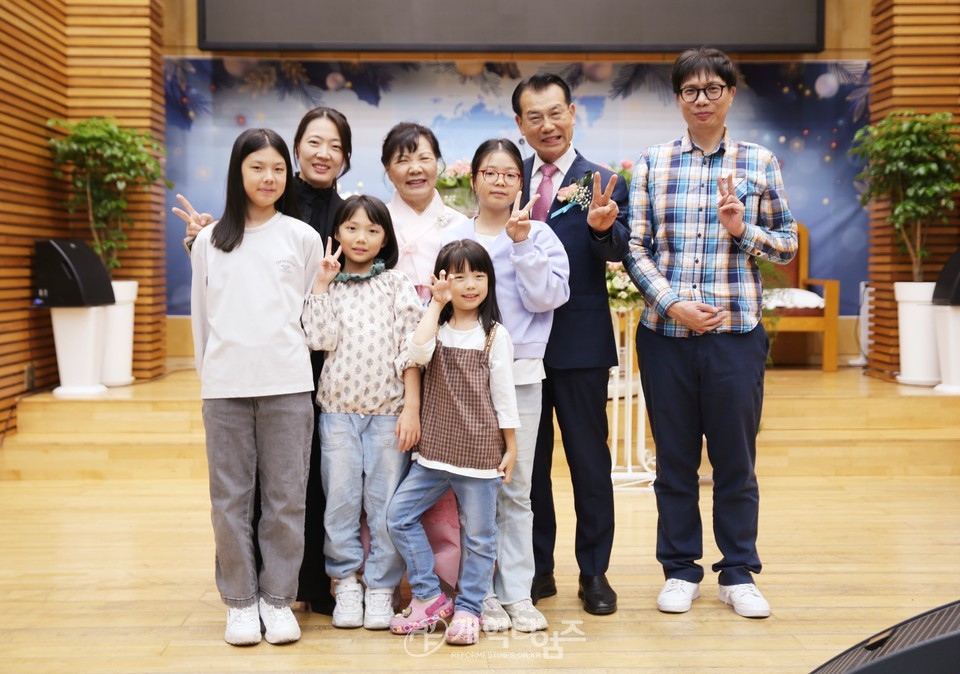 부천서문교회, 「교회설립 40주년 기념감사예배」모습